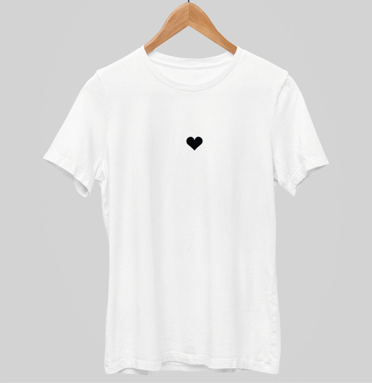 Balts UNISEX krekli "Sirsniņa"