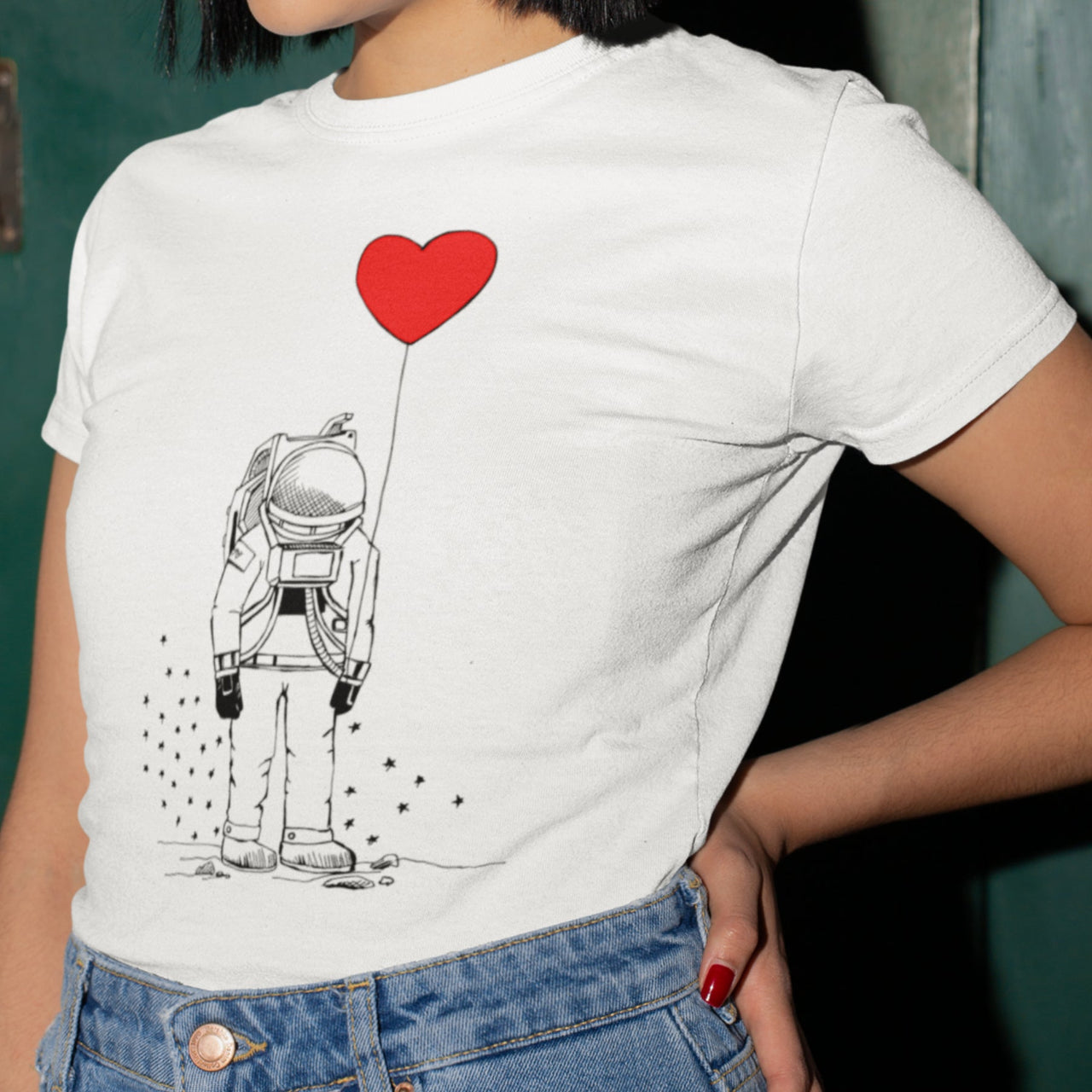 Balts UNISEX T-krekls Kosmonauts ar sirdi
