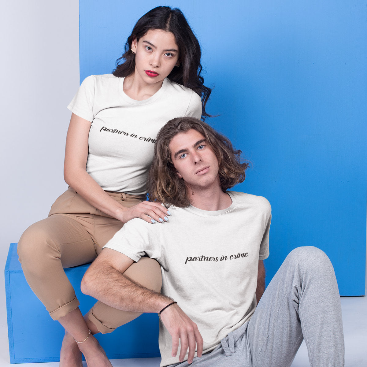 Balti unisex krekli pāriem "Partners in crime"