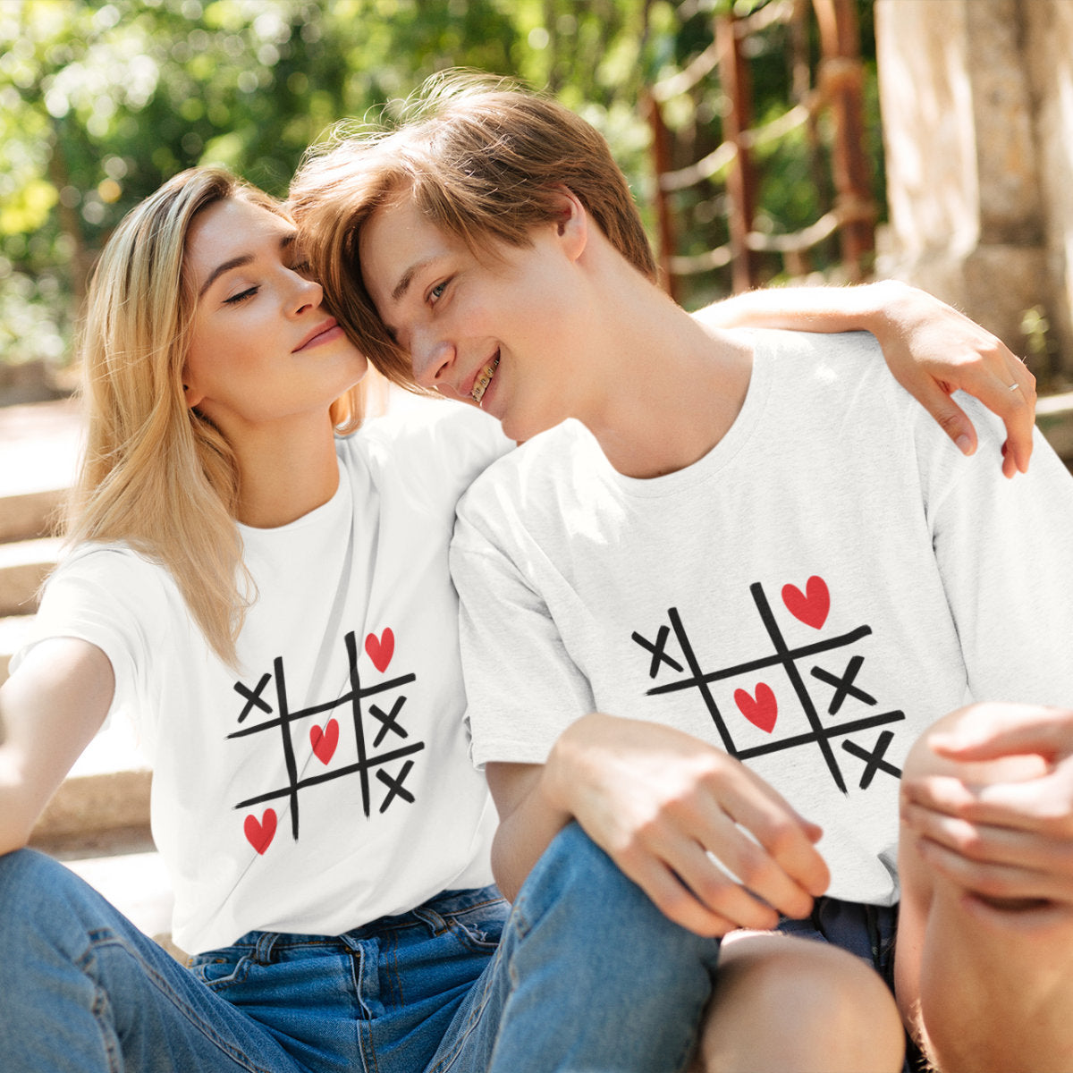 Balti unisex krekli pāriem "Sirsniņas un iksiņi"