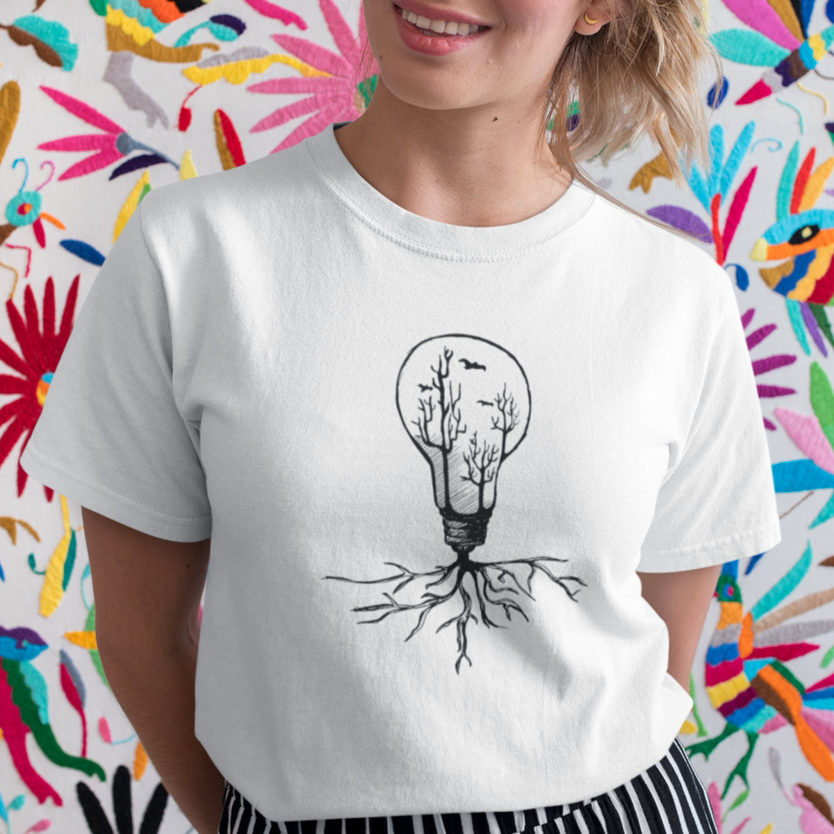 Balts UNISEX T-krekls Spuldzīte