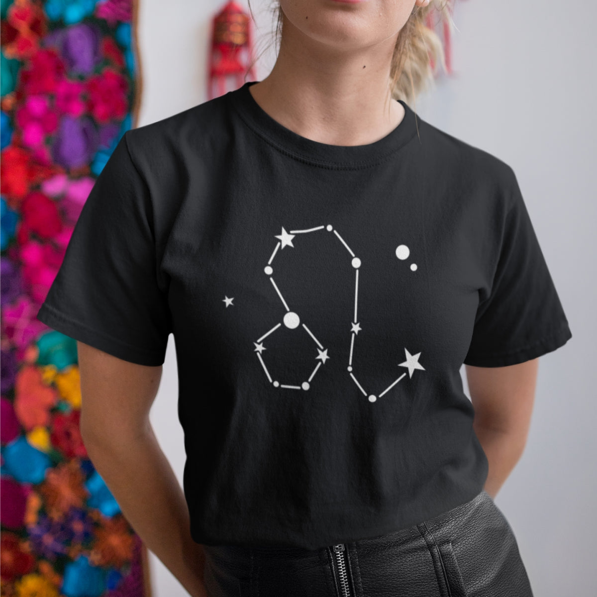 Melns UNISEX T-krekls Zodiaks Lauva