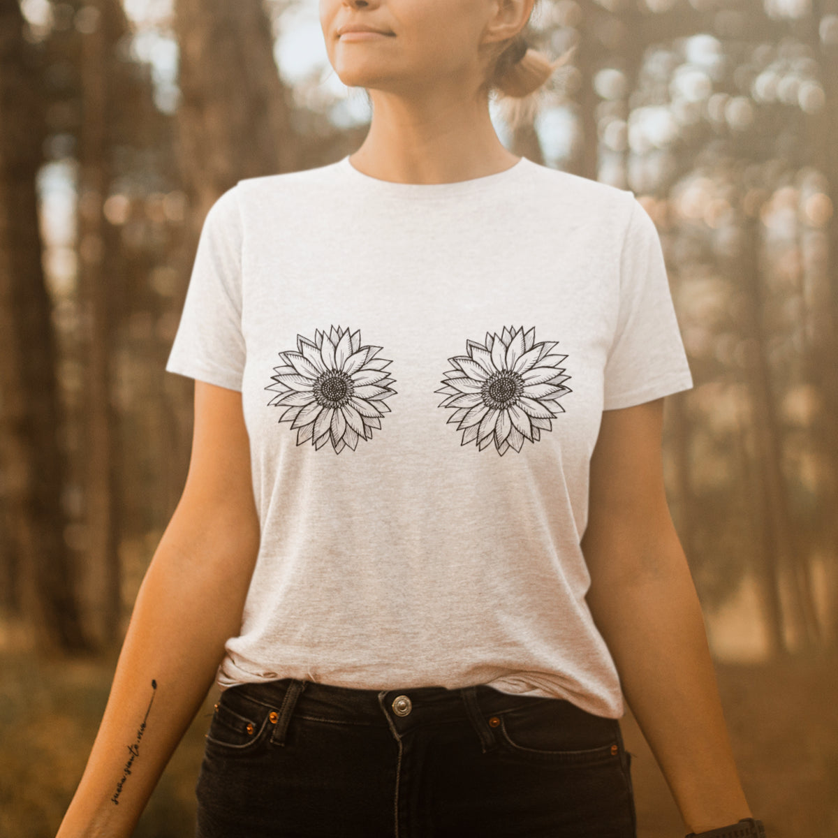 Balts UNISEX T-krekls Saulespuķes