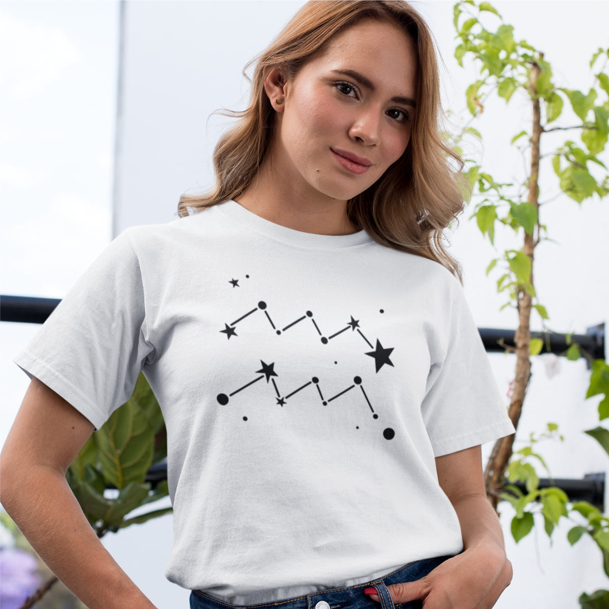 Balts UNISEX T-krekls Zodiaks Ūdensvīrs